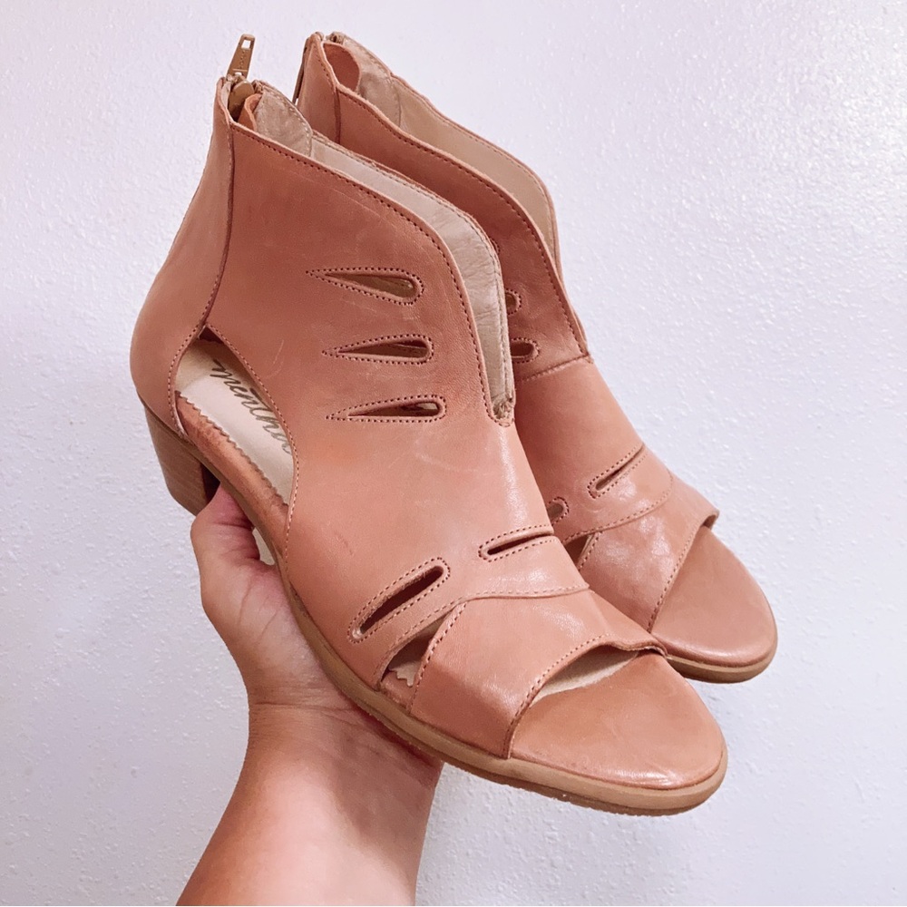 Mentha Comfort Premium Leather Cutout Peep-Toe Heels - Wome’s size 39/8